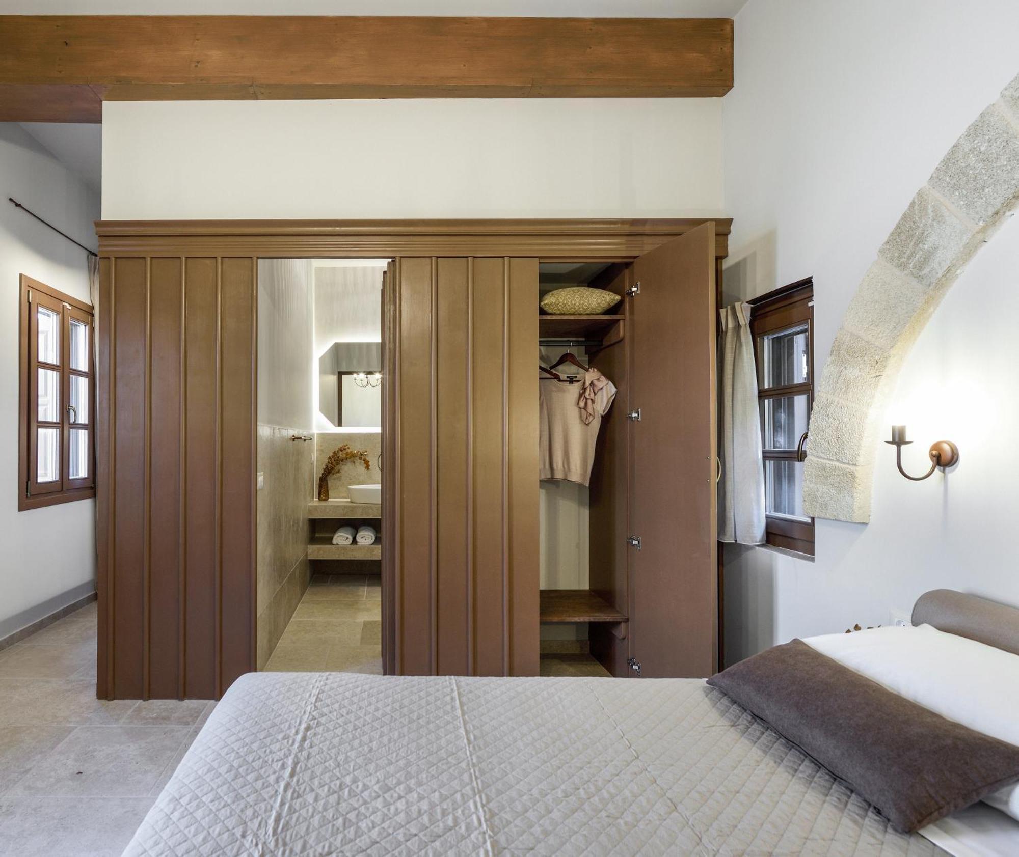 Spanish Knights Inn Rhodes City ภายนอก รูปภาพ
