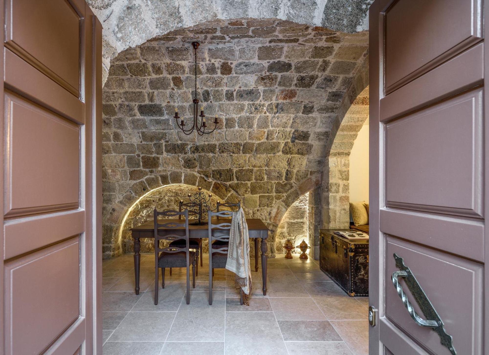 Spanish Knights Inn Rhodes City ภายนอก รูปภาพ