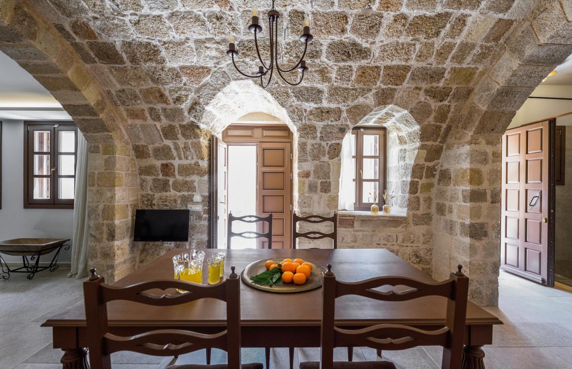 Spanish Knights Inn Rhodes City ภายนอก รูปภาพ