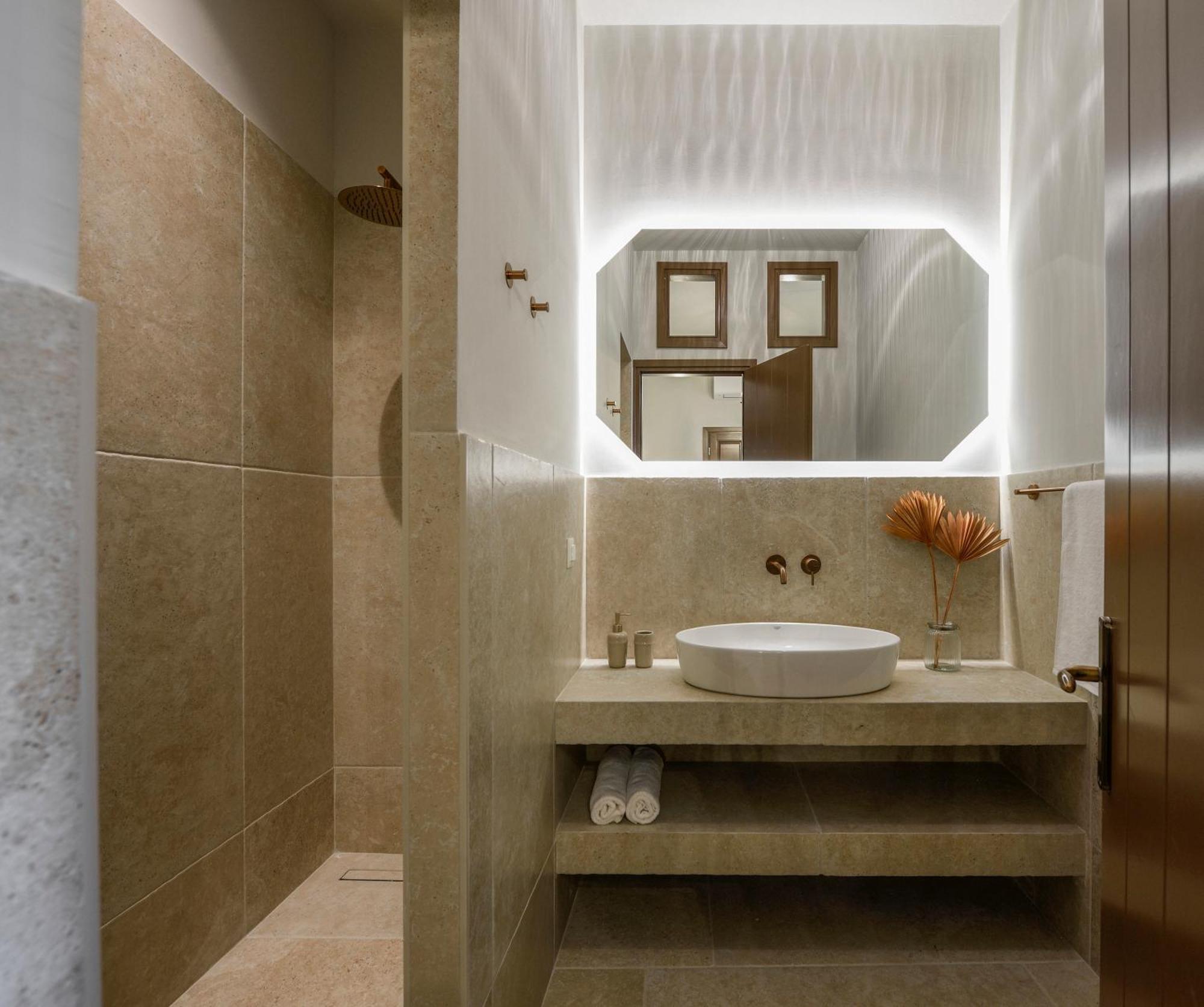 Spanish Knights Inn Rhodes City ภายนอก รูปภาพ