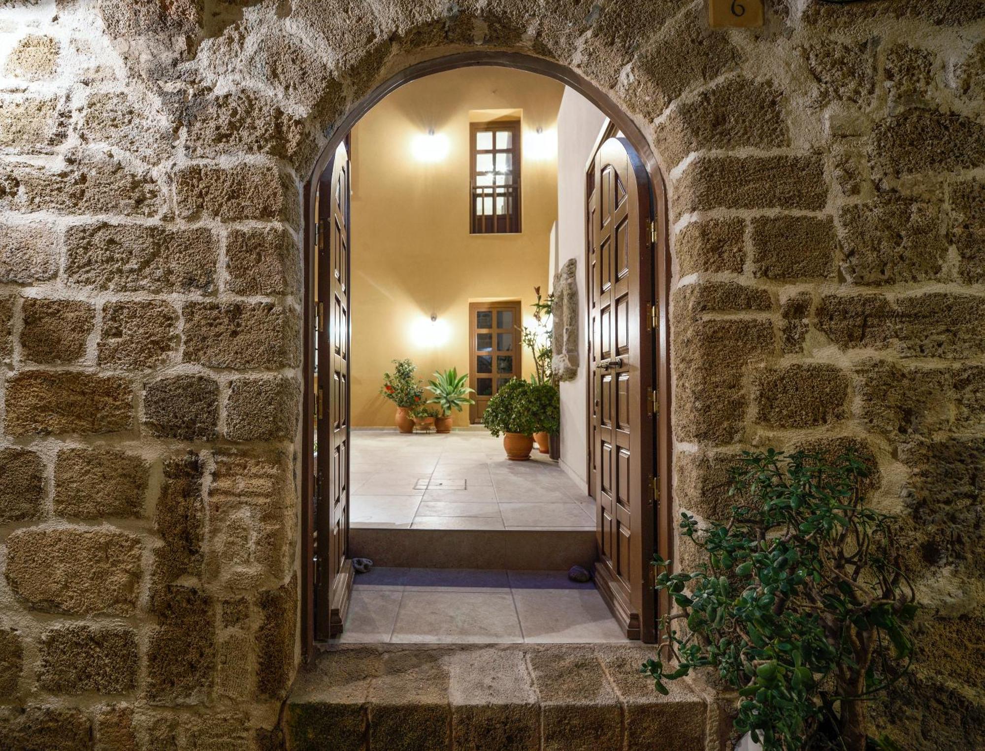 Spanish Knights Inn Rhodes City ภายนอก รูปภาพ
