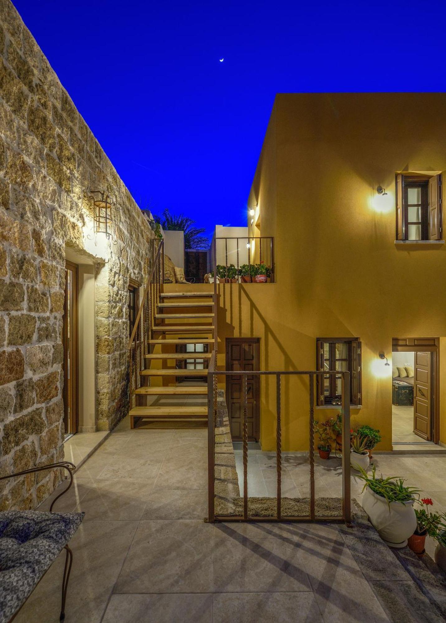 Spanish Knights Inn Rhodes City ภายนอก รูปภาพ