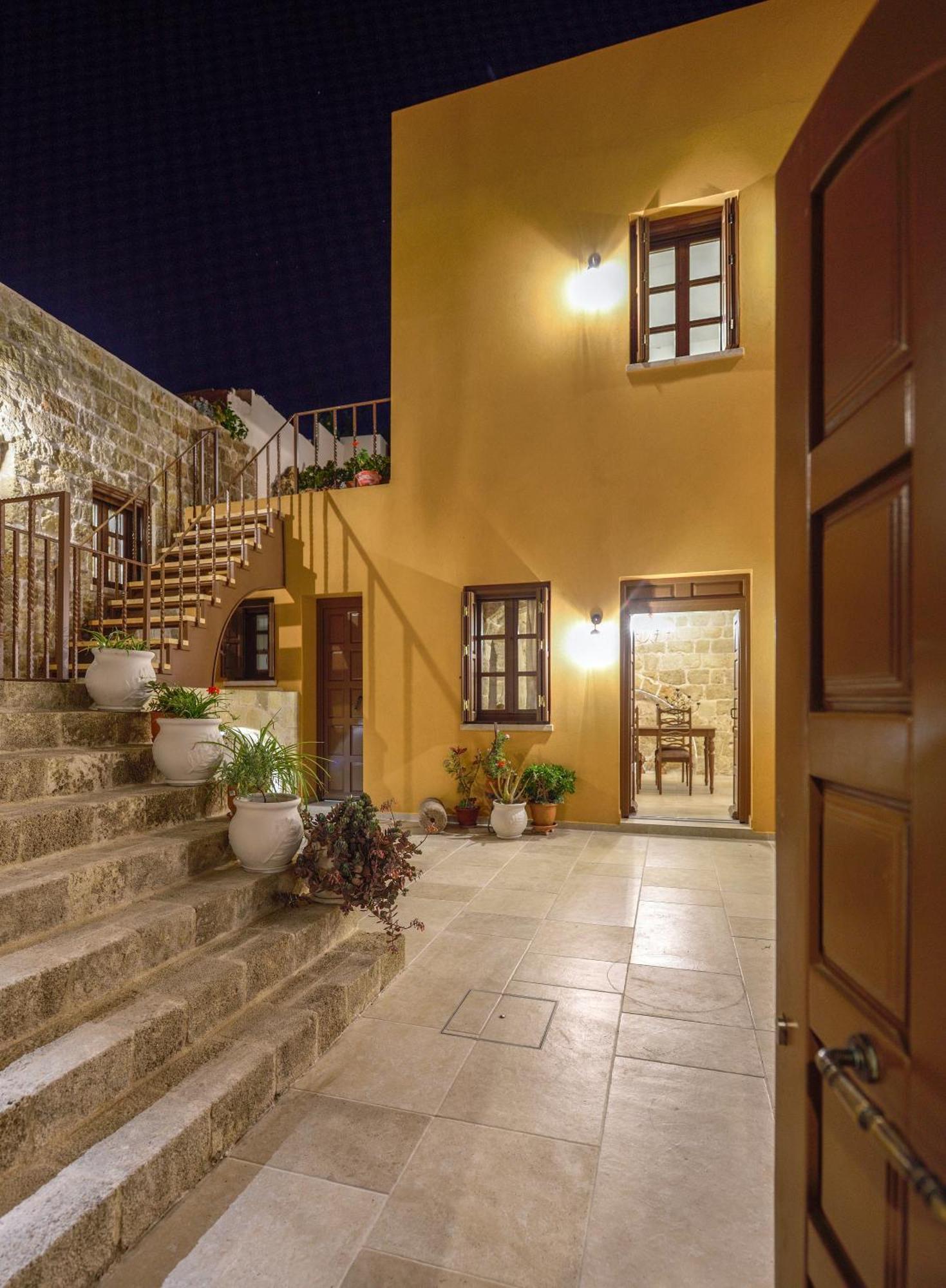 Spanish Knights Inn Rhodes City ภายนอก รูปภาพ