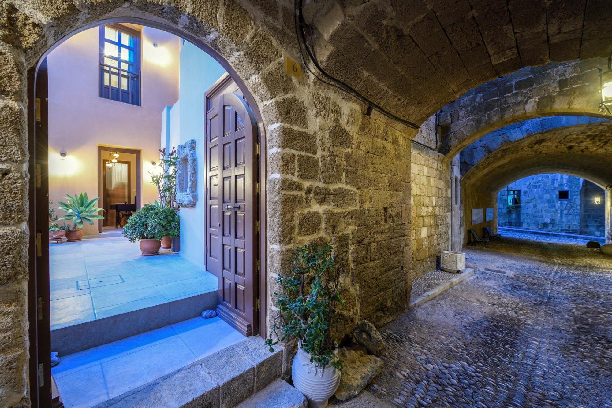 Spanish Knights Inn Rhodes City ภายนอก รูปภาพ