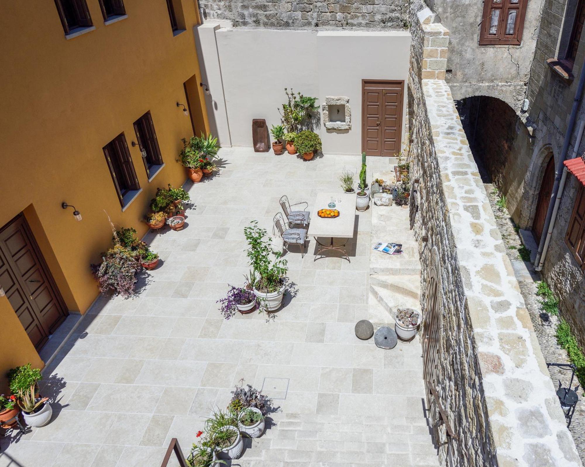 Spanish Knights Inn Rhodes City ภายนอก รูปภาพ